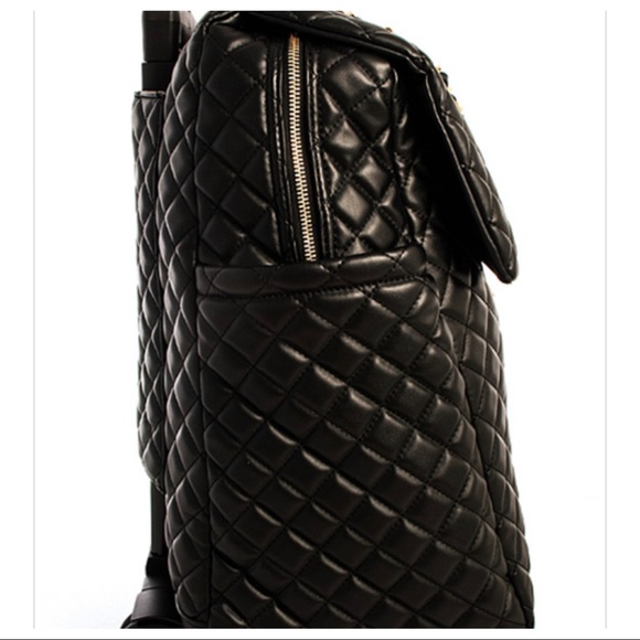 ✨✨LAST ONE ✨Quilted Faux leather Fabulous Travel Rolling bag - Picture 4 of 10
